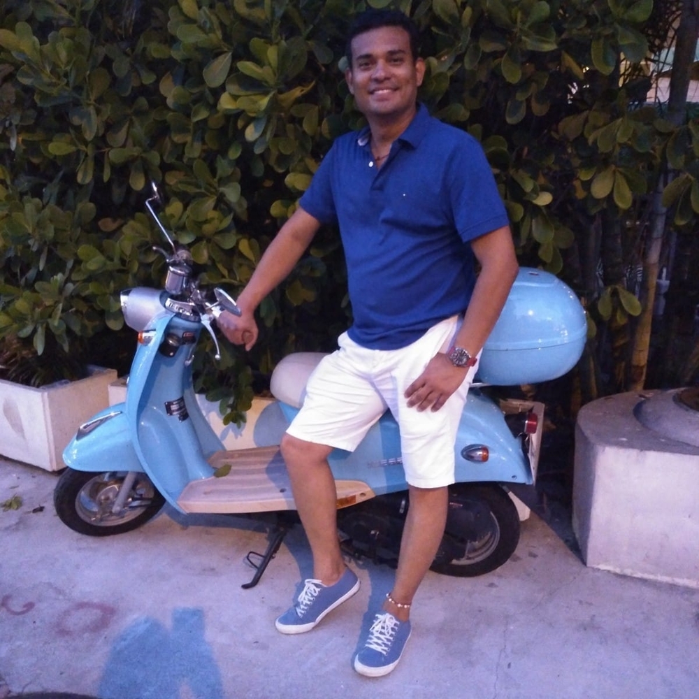 Meet your Posher, Hector fabio